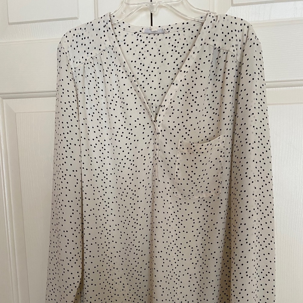 🌟🌟🌟$15 Pleione White/black dots blouse